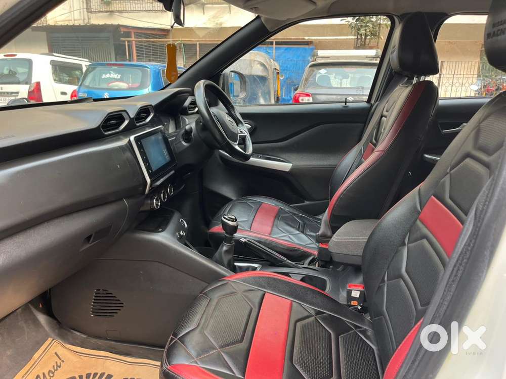 Nissan Magnite 1.0 Xv Premium, 2022, Petrol