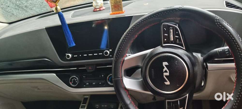 Kia Carens Petrol 2023