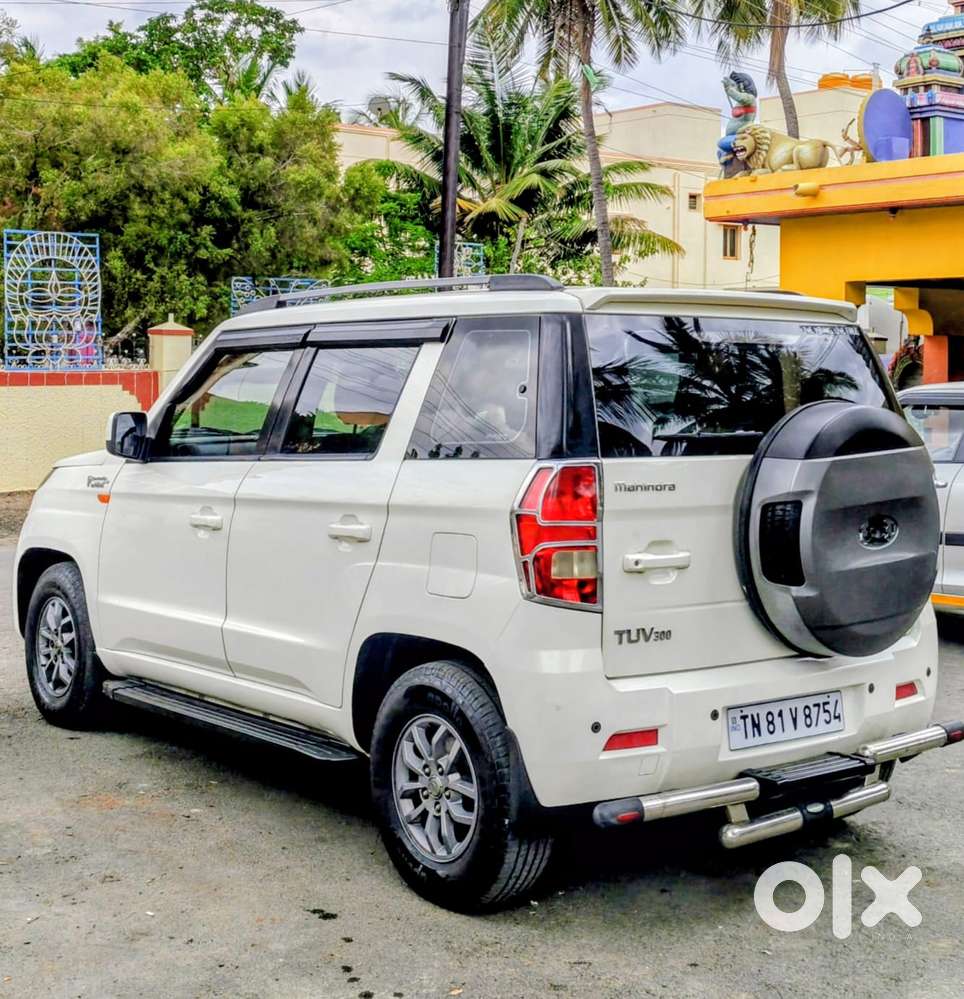 Mahindra Tuv 300 T10, 2017