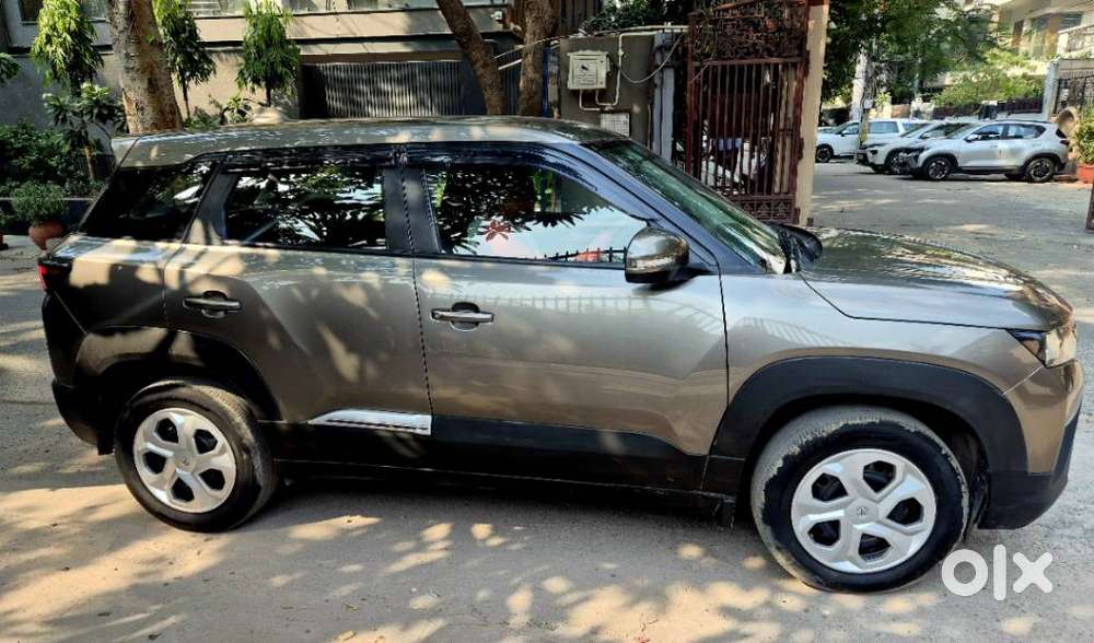 Maruti Suzuki Brezza 1.5 Vxi Cng, 2023, Cng & Hybrids