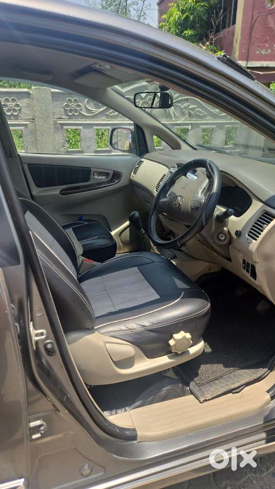 Toyota Innova 2.5 V 8 Str, 2013, Diesel