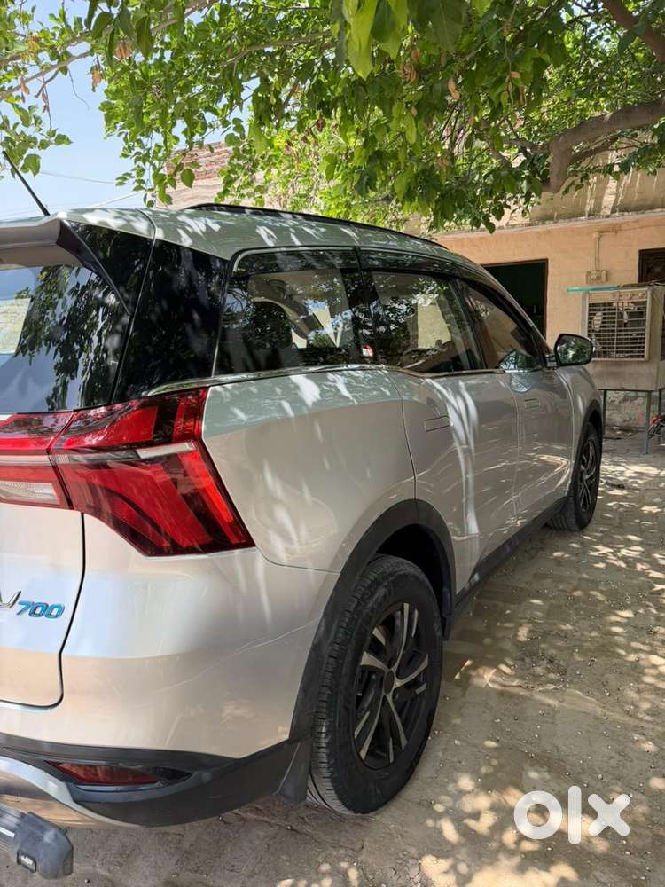 Mahindra Xuv700 2.0 Mx Petrol Mt 5 Str, 2022, Petrol