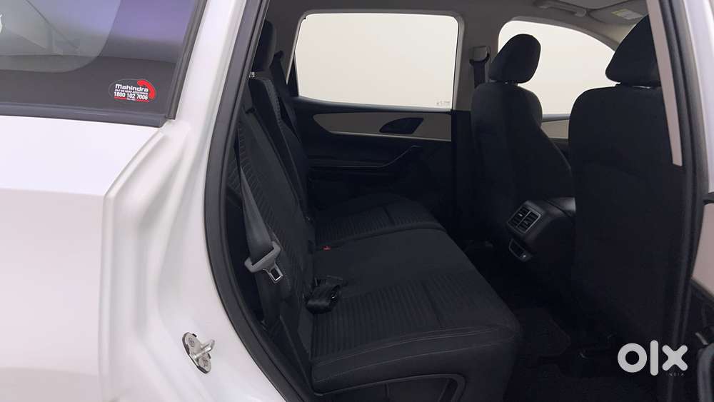Mahindra Xuv700 2.2 Ax 5 Diesel At 7 Str, 2022, Diesel