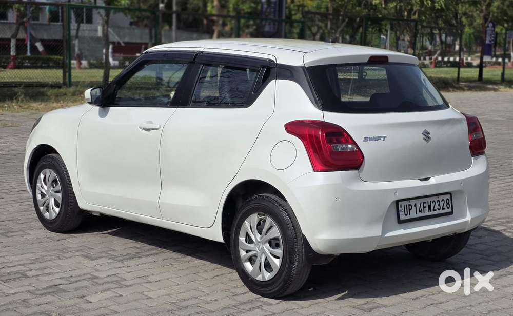 Maruti Suzuki Swift Vxi + Manual, 2023, Petrol