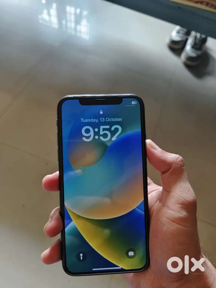 I phone x 256 gb bh 100