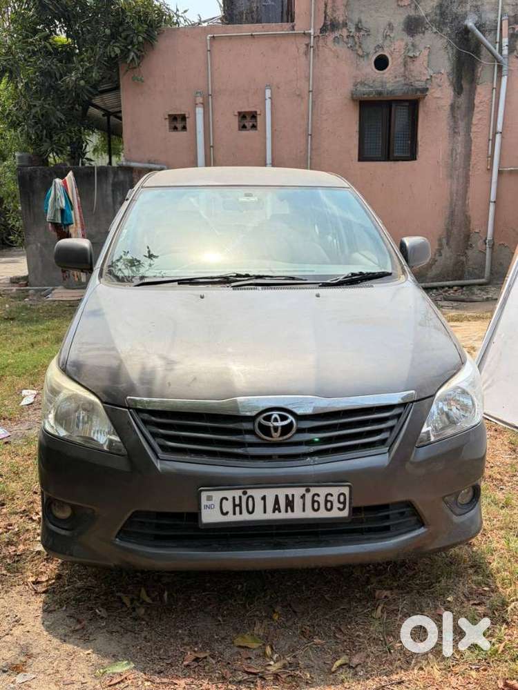 Toyota Innova 2.5 G (diesel) 8 Seater, 2012, Diesel