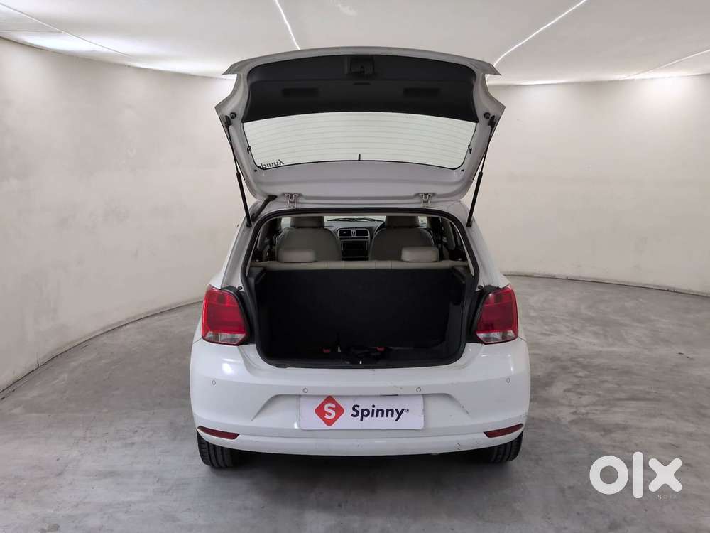 Volkswagen Polo Petrol Highline 1.2l, 2015, Petrol