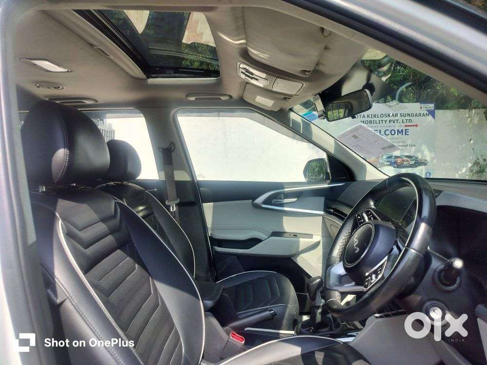 Kia Carens G1.5 6mt Gravity, 2025, Petrol