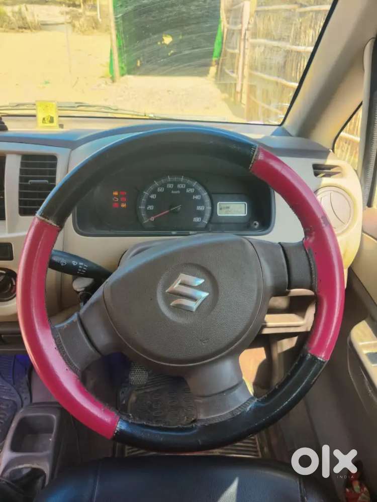 अच्छी कंडीशन है और पेट्रोल इंजन है