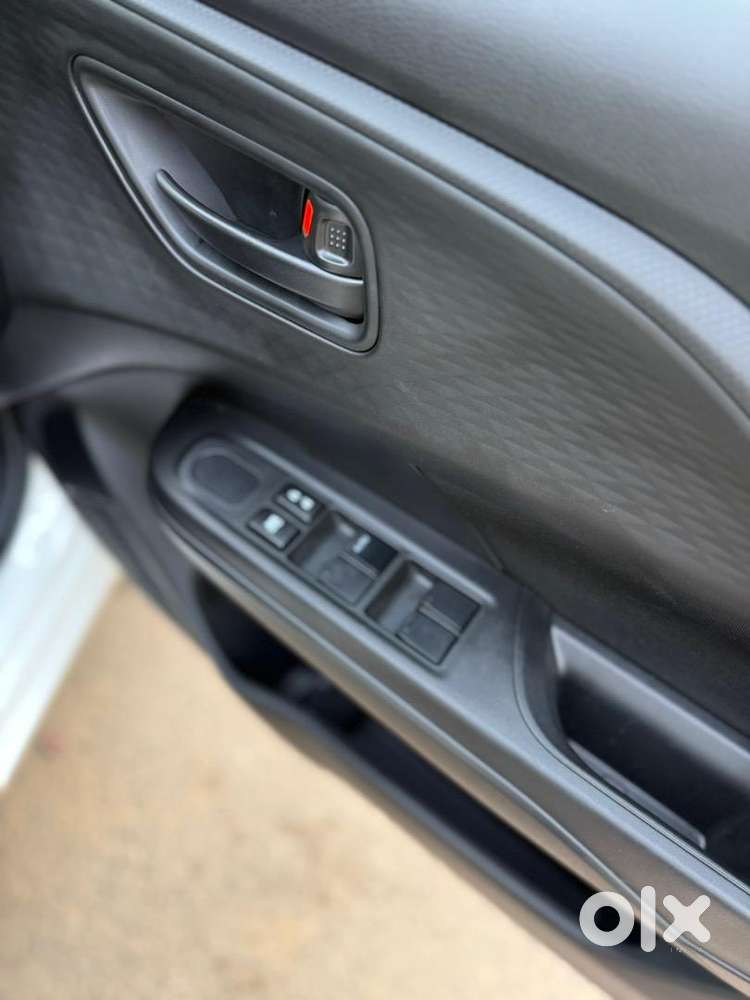 Maruti Suzuki Swift 2026 Petrol 1300 Km Driven