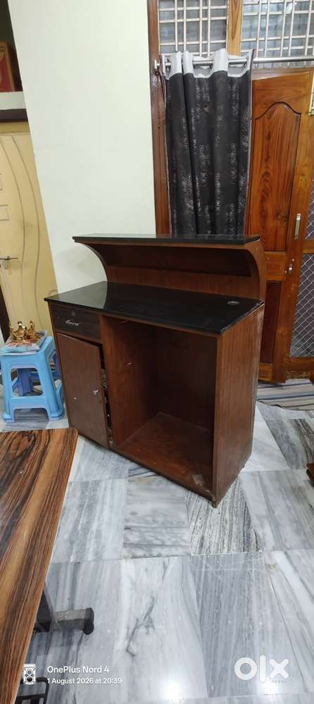 Counter Table with Marble Finish