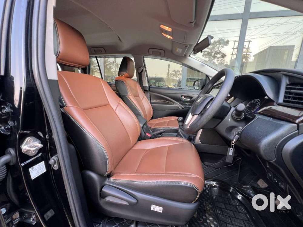 Toyota Innova Crysta 2.4 G Mt, 2025, Diesel