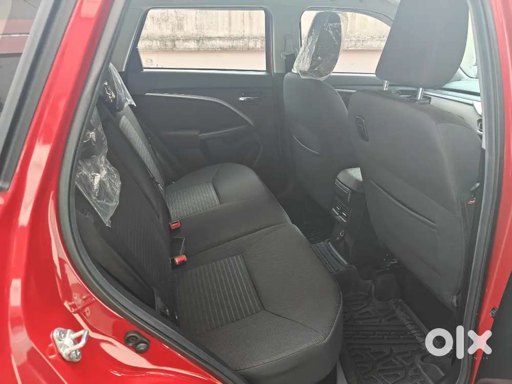 Maruti Suzuki Brezza Zxi Automatic Dual Tone | 2025 | Only 6,750 Km