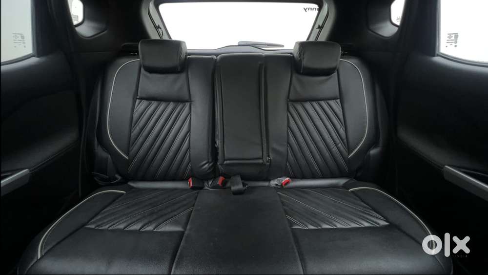 Nissan Magnite 1.0 Xv Premium, 2023, Petrol