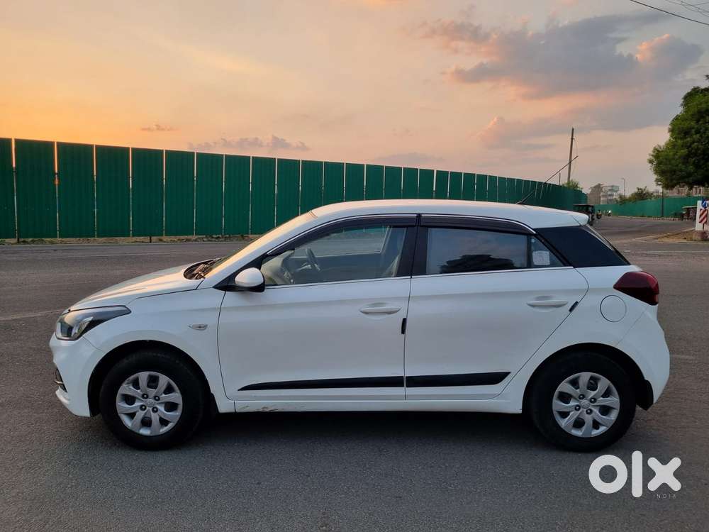 Hyundai I20 Petrol Cvt Magna Executive, 2020, Cng & Hybrids