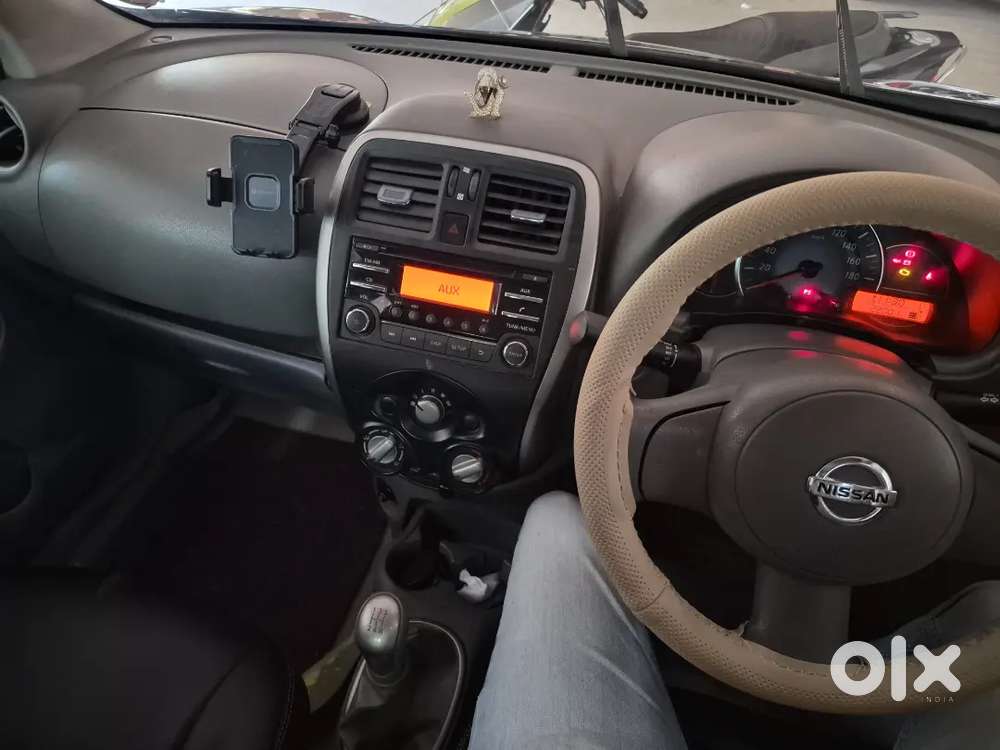 Nissan Micra Mc Xl O Petrol 2017 ( Dealers Please Stay Away
)