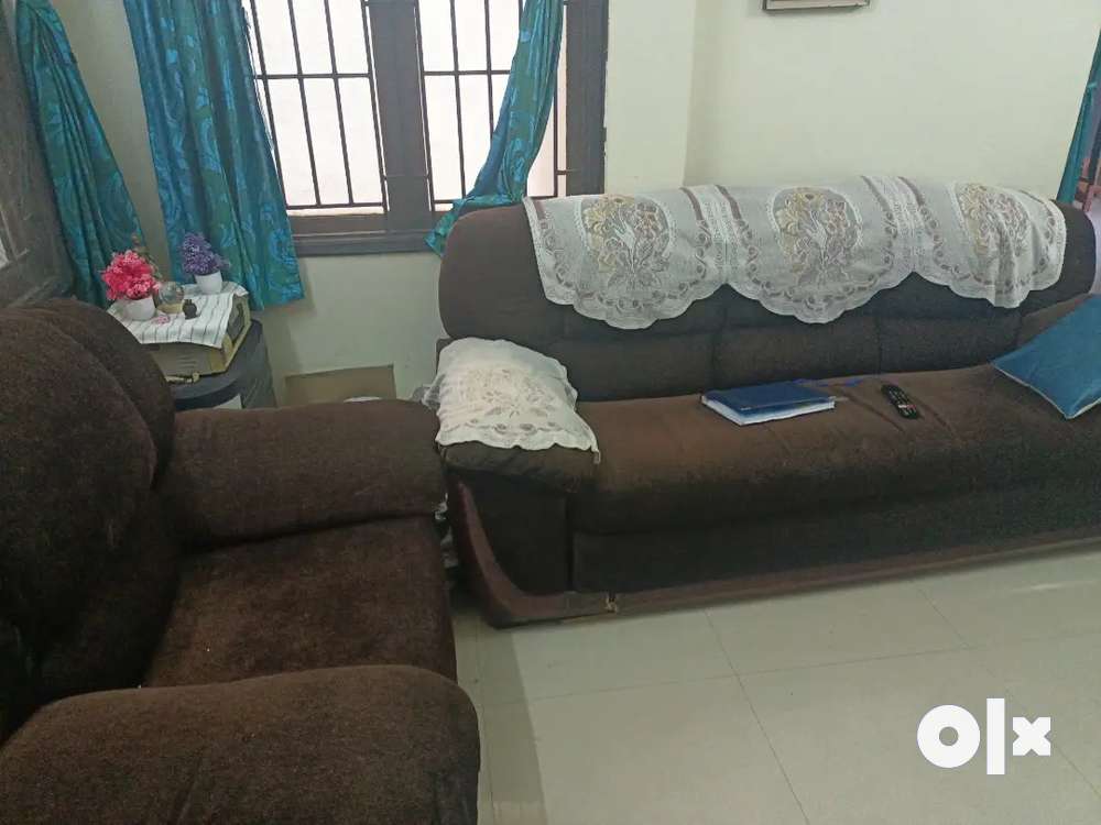 Second hand sofa on olx discount