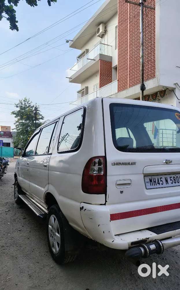 Chevrolet Tavera Neo 2016 Variant