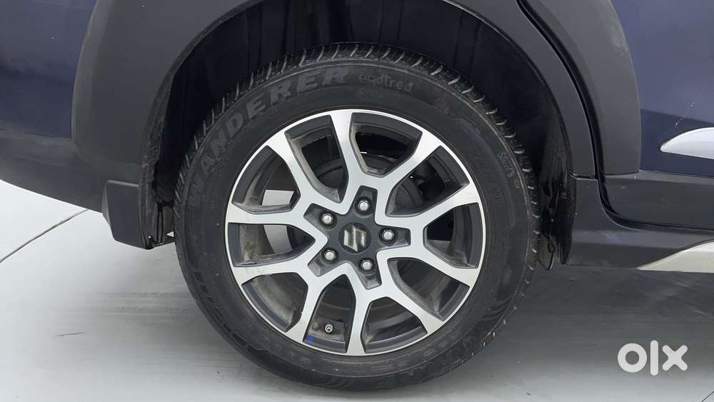 Maruti Suzuki Xl6 1.5 Alpha Plus At, 2022, Petrol