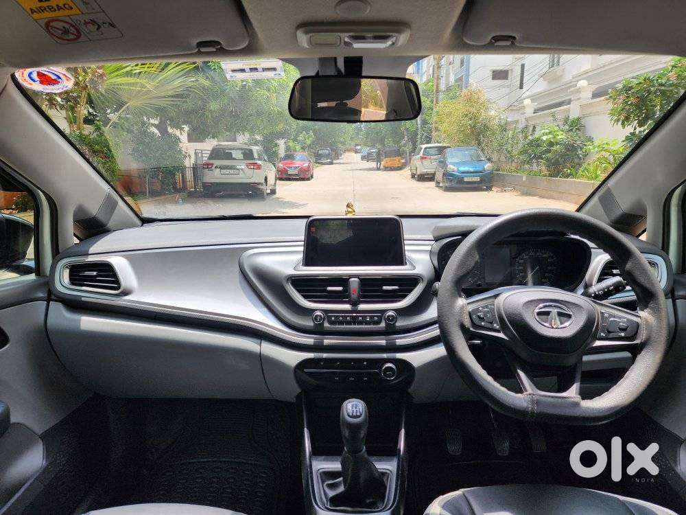 Tata Altroz 1.2 Xe Plus Petrol, 2022, Petrol