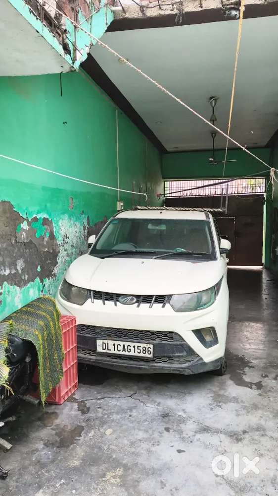 Mahindra Kuv 100 2018