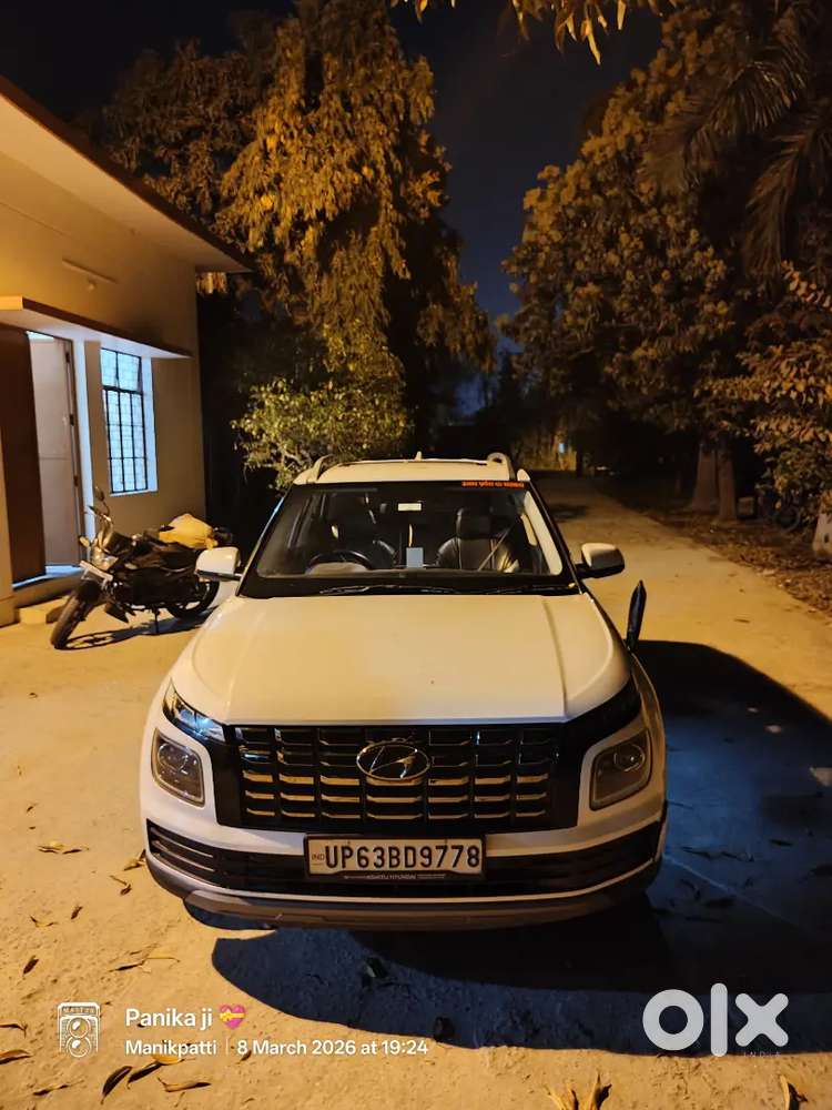 Hyundai Venue 2024 Diesel Well Maintained