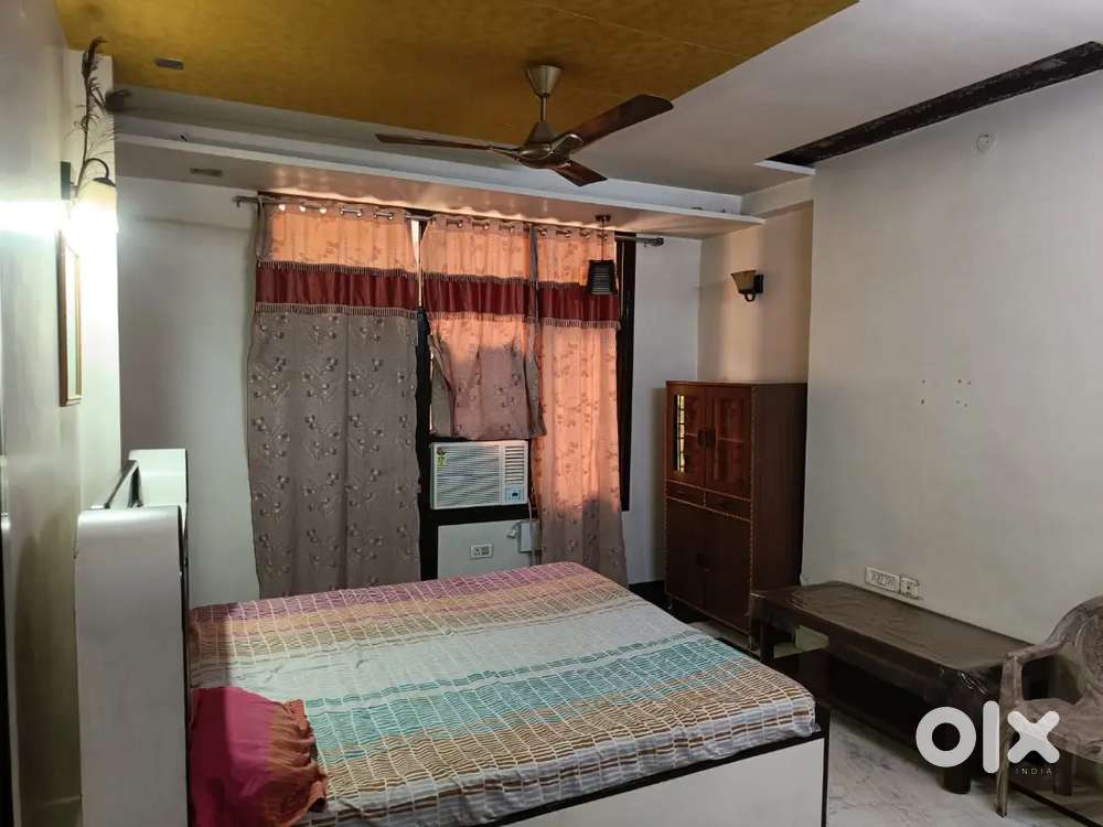 1 single room on rent