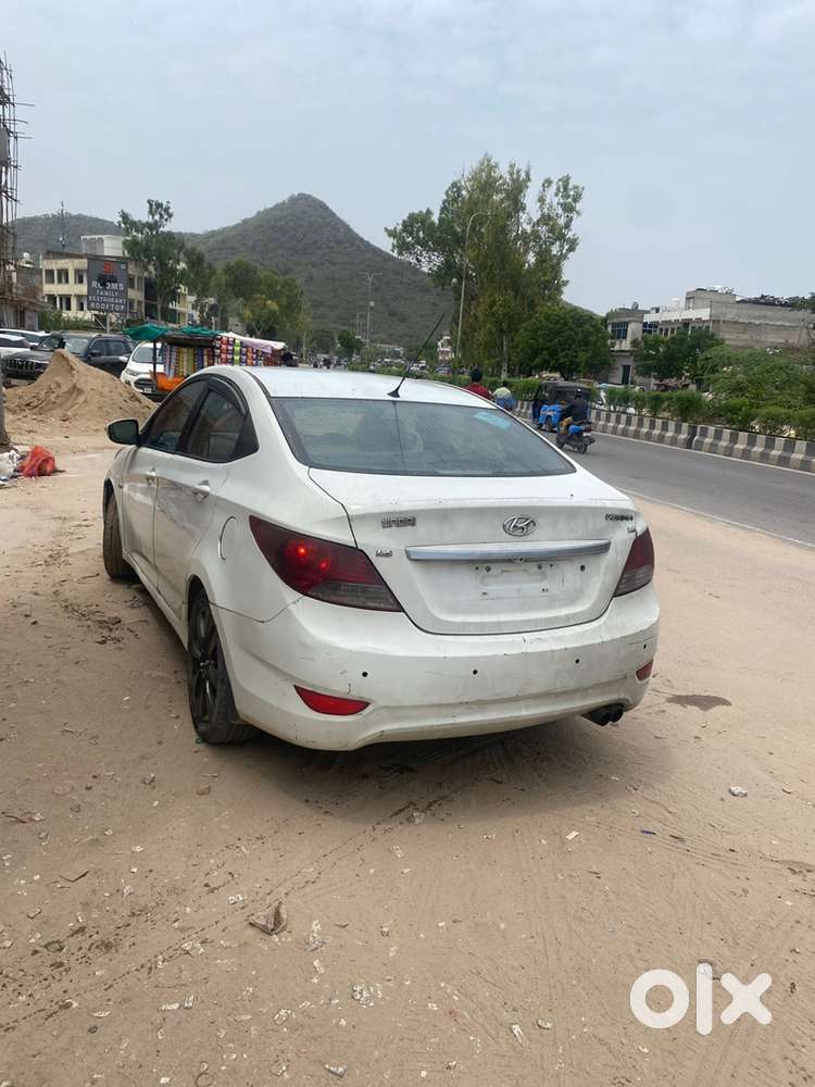 Hyundai Fluidic Verna 2012