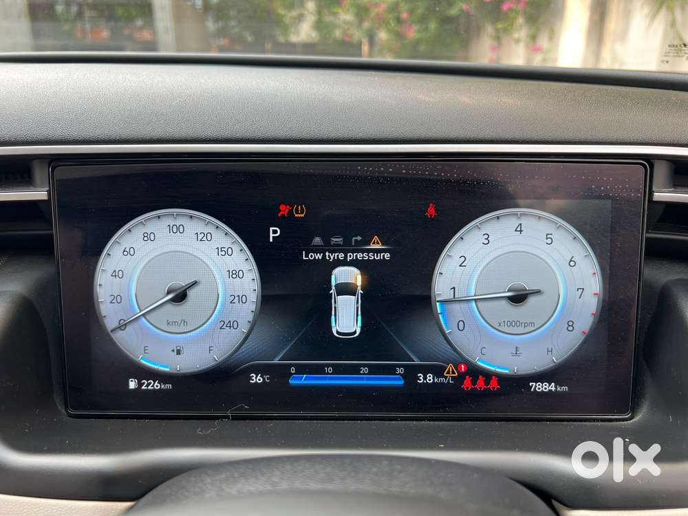 Hyundai Tucson Signature 2.0 At Petrol Dual Tone, 2023, Petrol