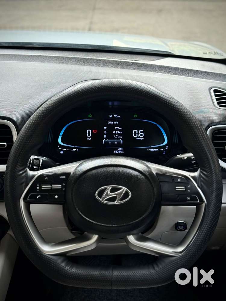Hyundai Venue Sx Dual Tone, 2022, Cng & Hybrids