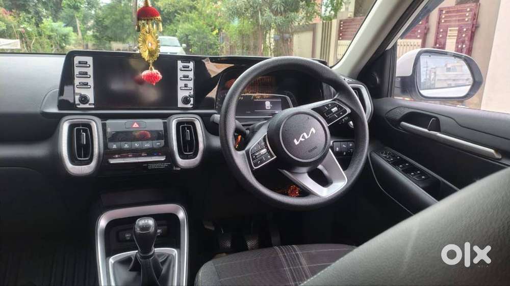 Kia Sonet 2024 Petrol Year