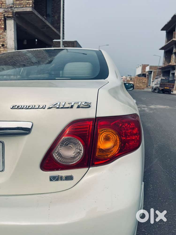 Toyota Corolla Altis [ ] 1.8 Vl At, 2011, Petrol