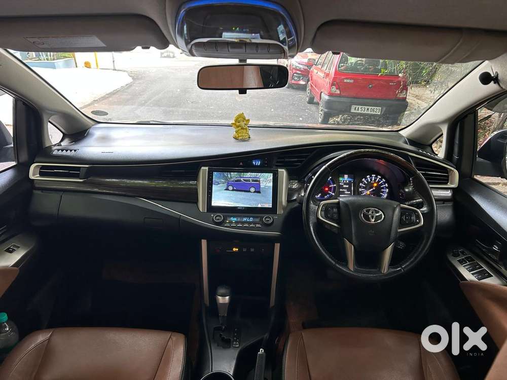Toyota Innova Crysta 2.8 Zx At 7 Seater, 2017, Diesel