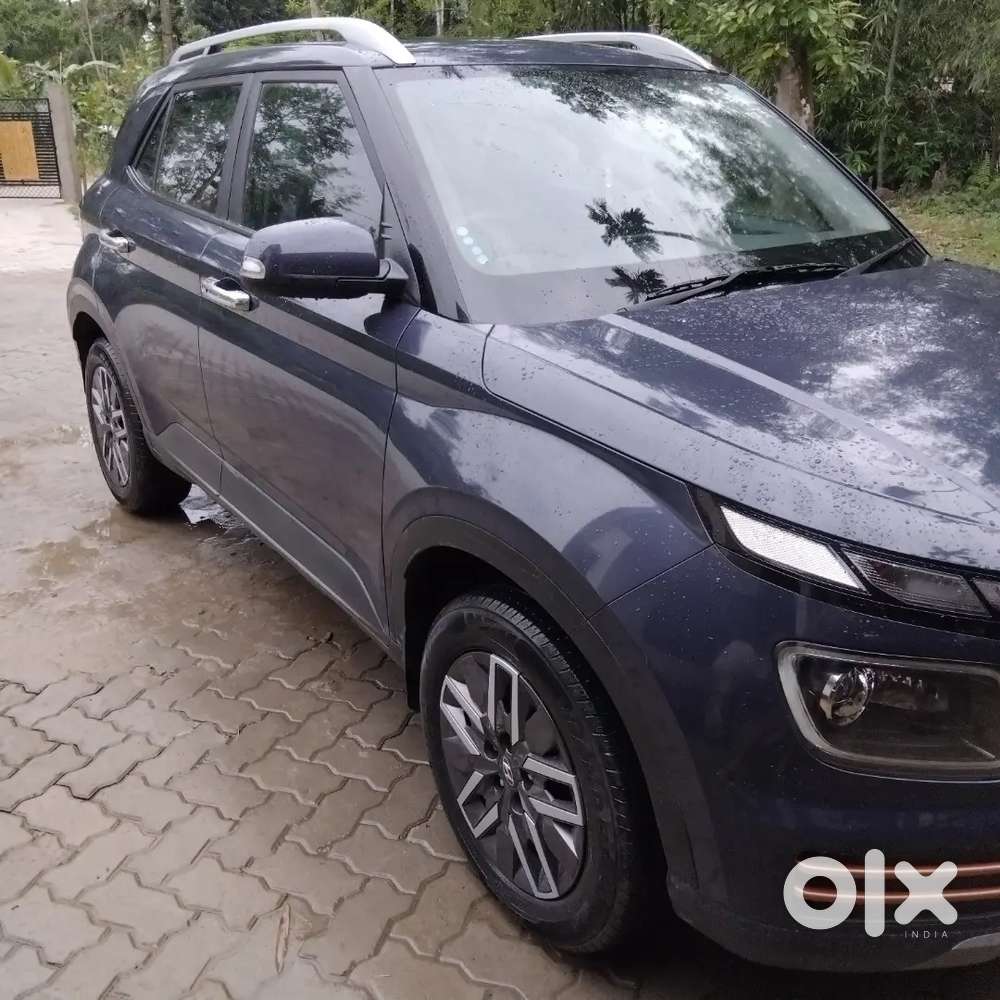 Hyundai Venue 2023 Diesel Well Maintained