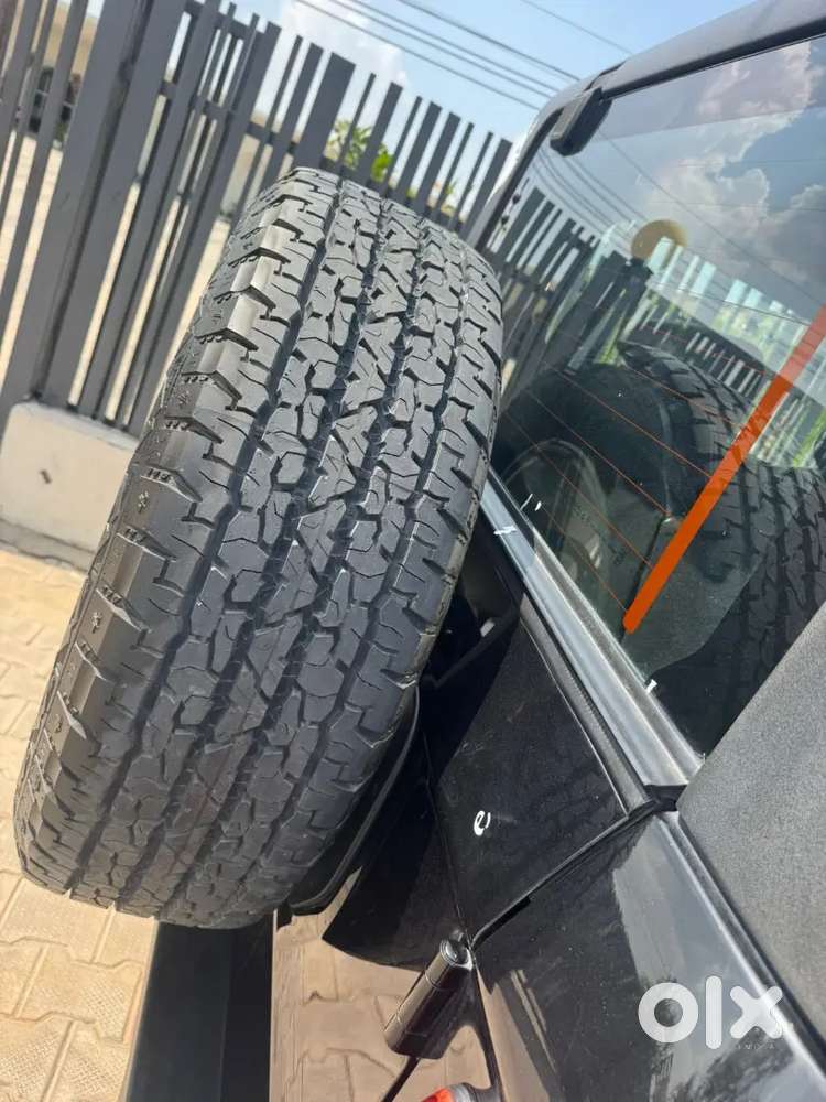 Thar 2024 Lx Top 4/2 Manual Seat Cover Meat New Diesel 40000 Km Drive