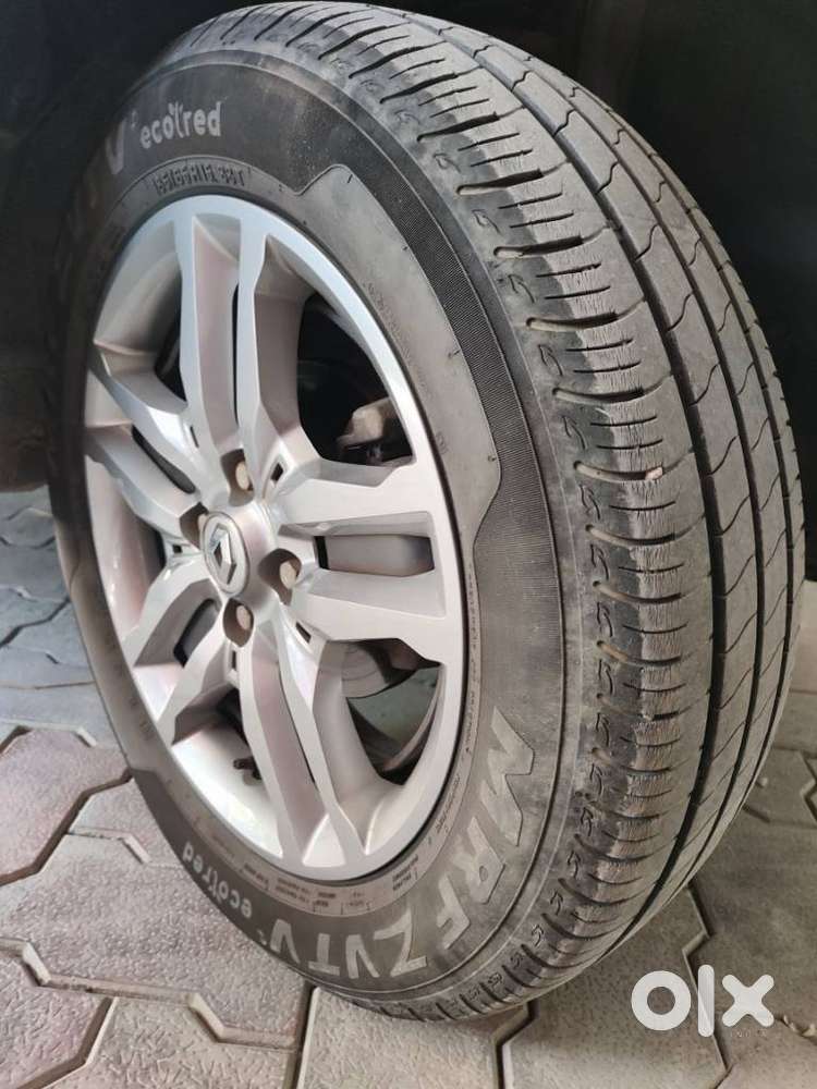 Renault Triber, 2022, Petrol