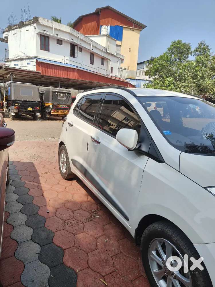 Hyundai Grand I10 2013 Petrol Well Maintained
Company Service