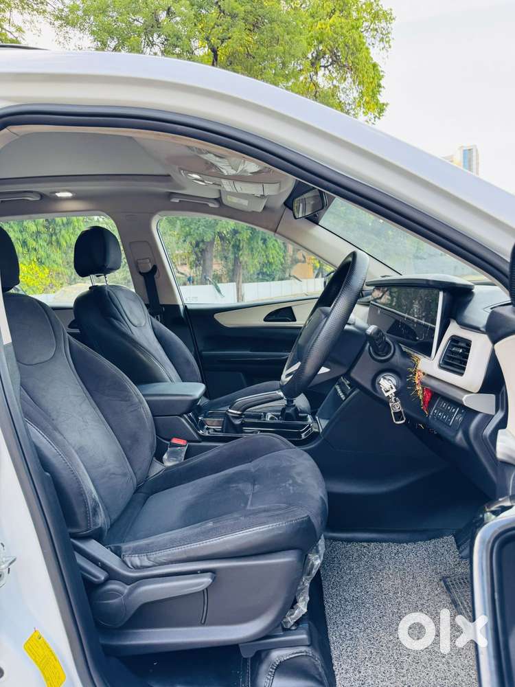 Mahindra Xuv700 2.2 Ax 5 Diesel Mt 7 Str, 2023, Diesel