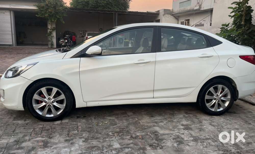 Hyundai Fluidic Verna December 2011 Diesel 180000 Km Driven