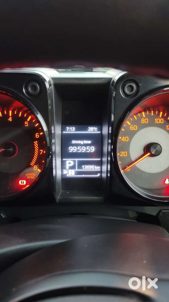 Mahindra Xuv700 2.0 Ax 7 Petrol Mt Str, 2025, Petrol