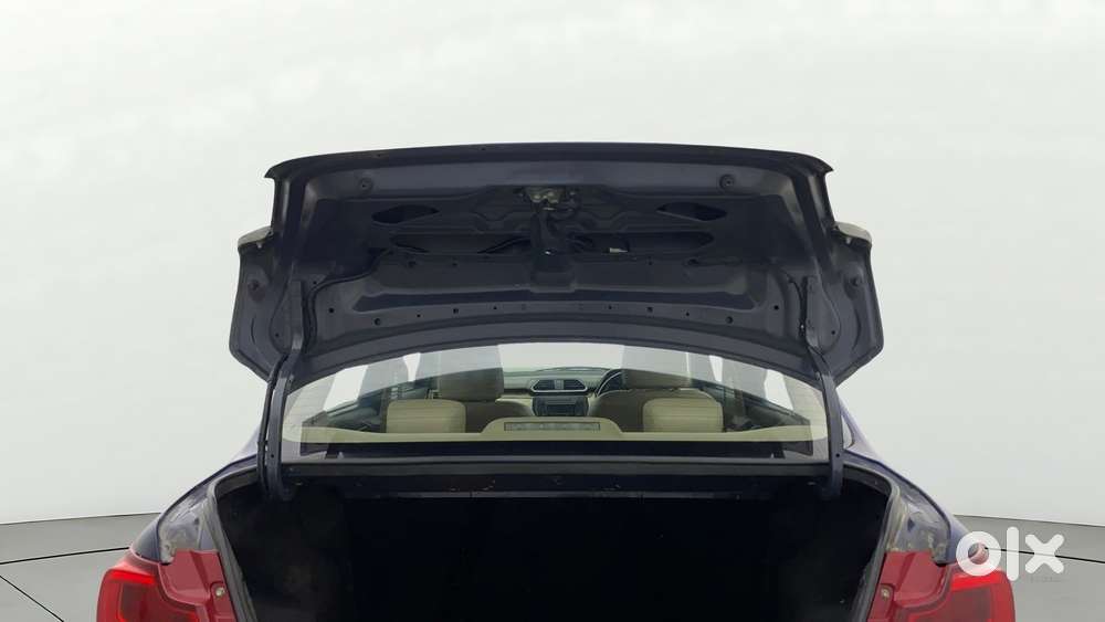 Maruti Suzuki Swift Dzire 1.2 Zxi Bsiv, 2018, Petrol