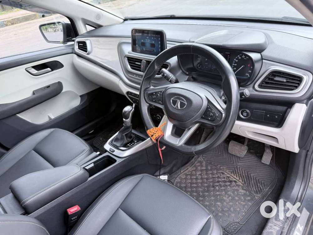 Tata Altroz Xz Plus (s), 2023, Petrol