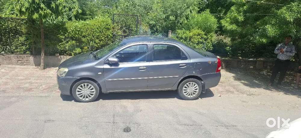 Toyota Etios 2013 Petrol 150000 Km Driven