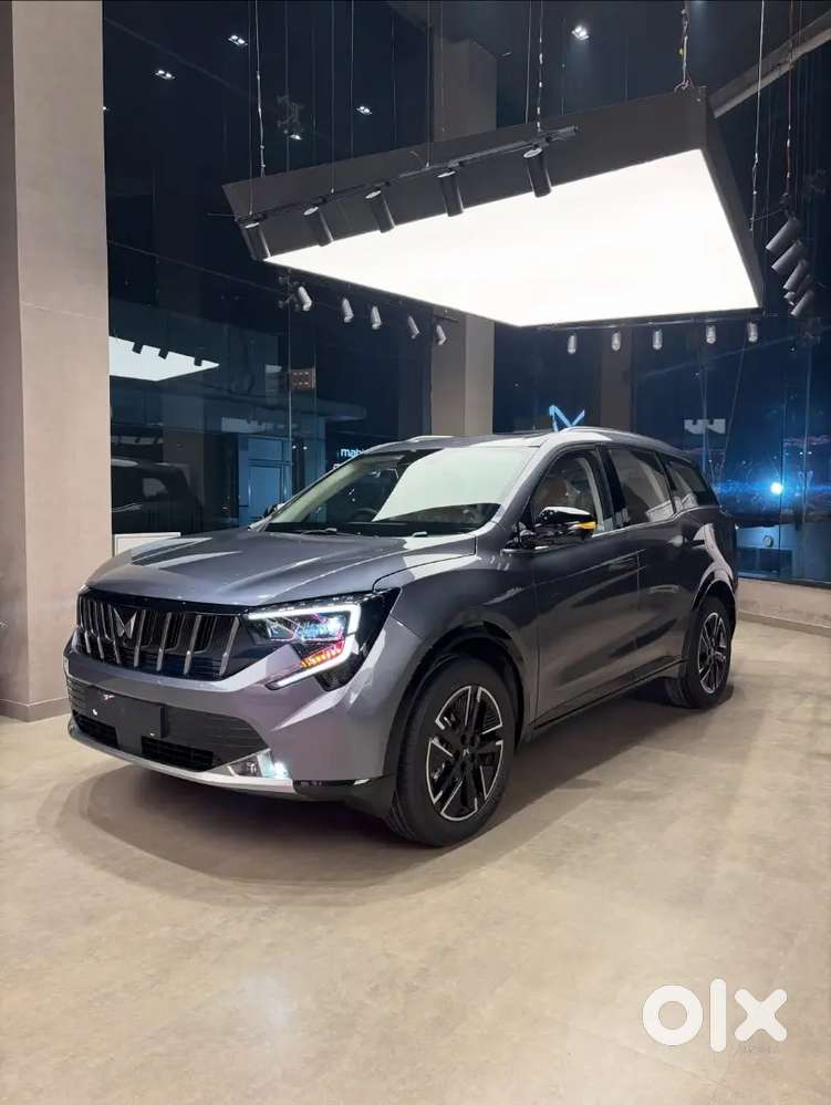Mahindra Xuv 7xo Ax7 Petrol At 2026 Gelexy Grey  Variant