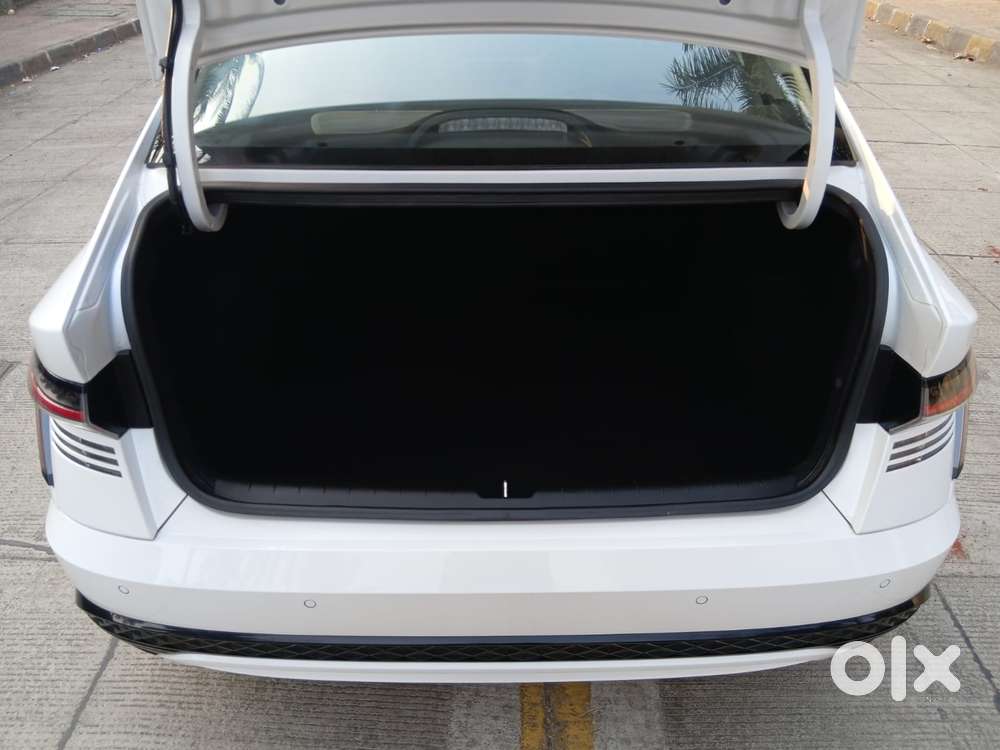 Hyundai Verna 1.5 Sx (o) Ivt, 2024, Petrol