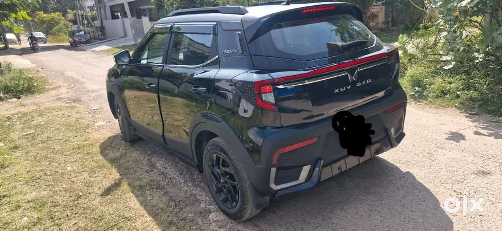 Mahindra Xuv 3xo Revx A At 2025 Petrol 4000 Km Driven