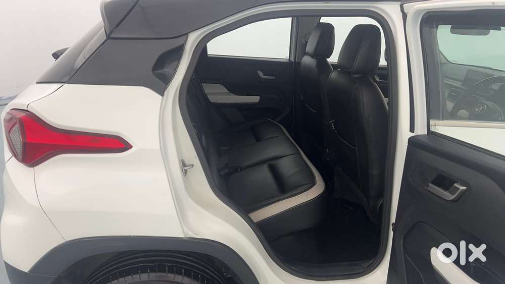 Tata Punch 1.2 Revotron Creative Amt Dual Tone, 2022, Petrol