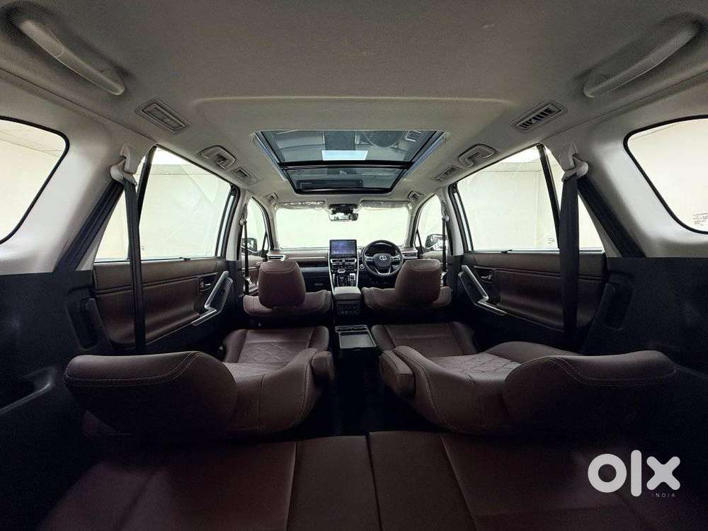 Toyota Innova Hycross 2.0 Zx Hybrid 7 Str, 2025, Petrol