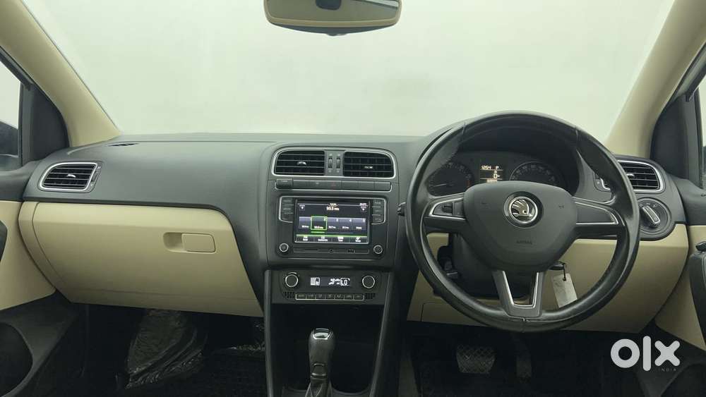 Skoda Rapid 1.6 Mpi At Style, 2017, Petrol