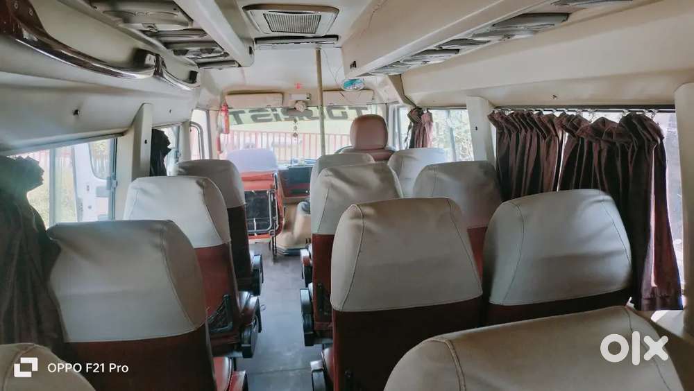 टेंपो ट्रैवलर 12 +1